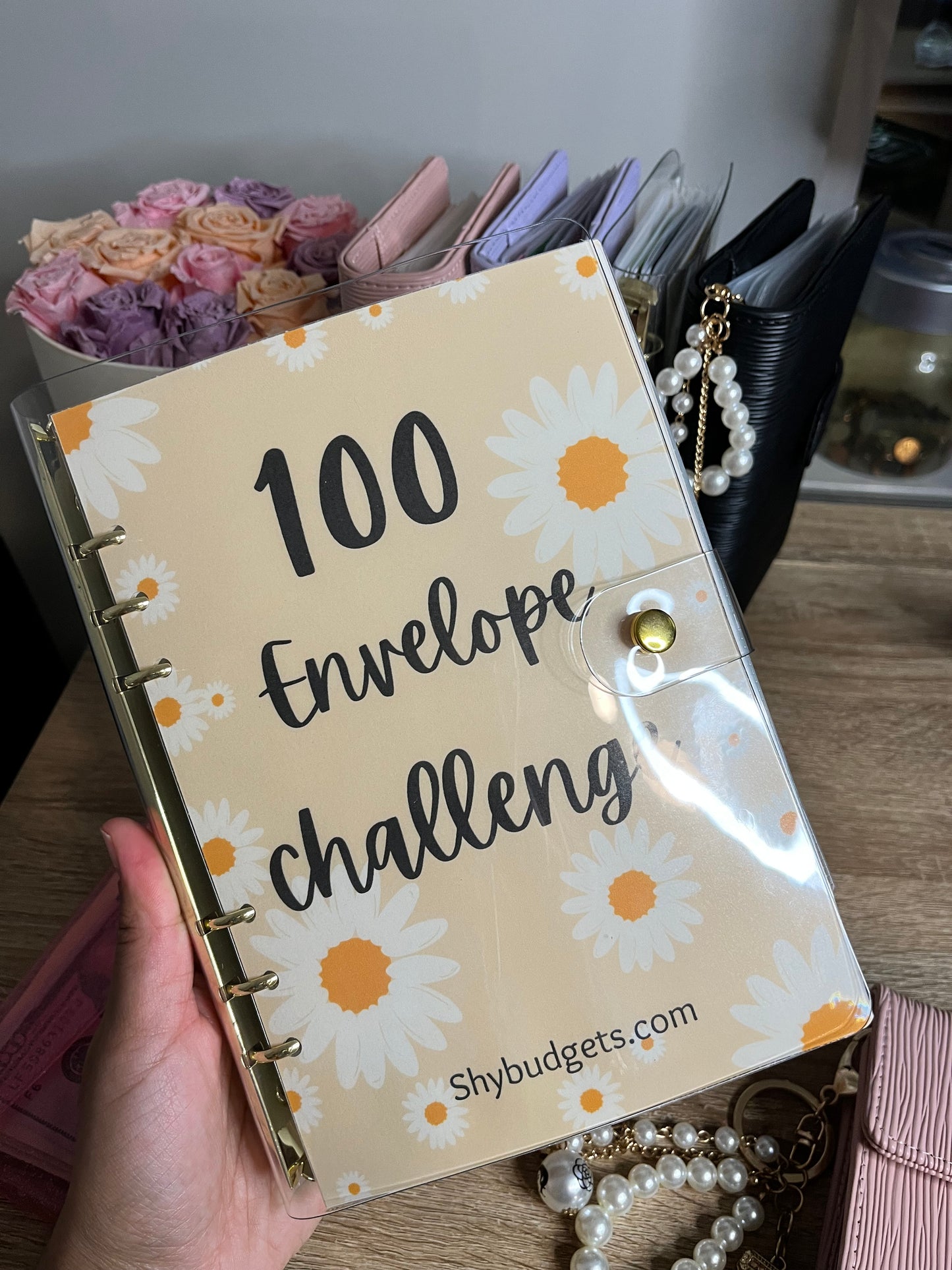 The Daisy 🌼 100 envelope savings challenge